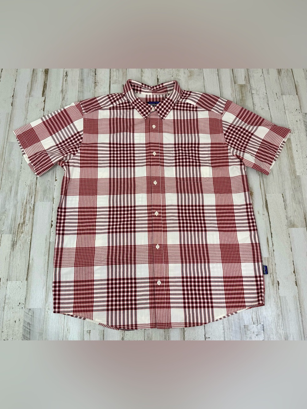 Patagonia Men's XL Plaid Red Button Up Long Sleeve